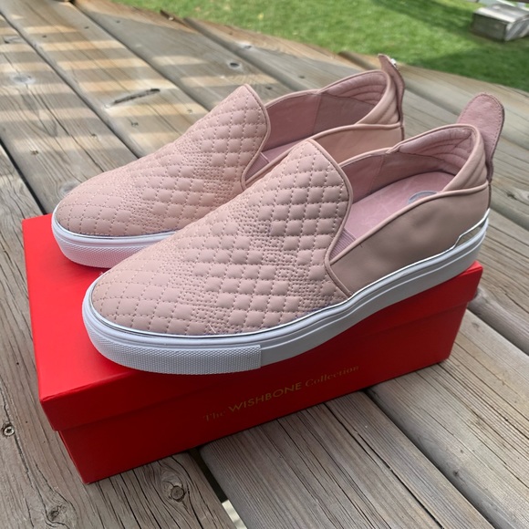 🌺 NEW Sz11 WISHBONE COLLECTION sneakers - Picture 1 of 7